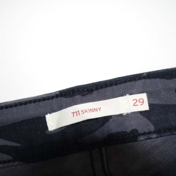 Levi's Women's 711 Skinny Jeans Size 29 Black Gray Camouflage Mid Rise Camo - Picture 3 of 5